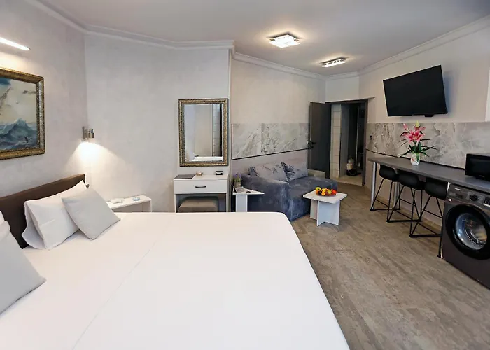 Deluxe 3 Center * Burgas