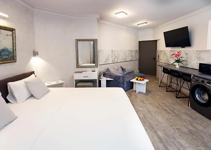 Deluxe 3 Center Burgas