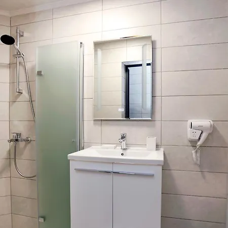 Deluxe 3 Center Daire